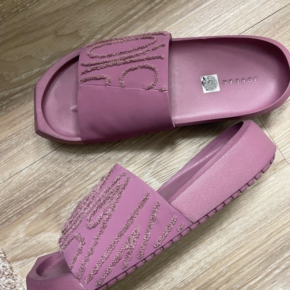 Jordan Slides Size 7 Womens - Picture 6 of 6